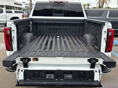 Certified 2024 GMC Sierra 2500 Denali Ultimate AWD/4WD image 7