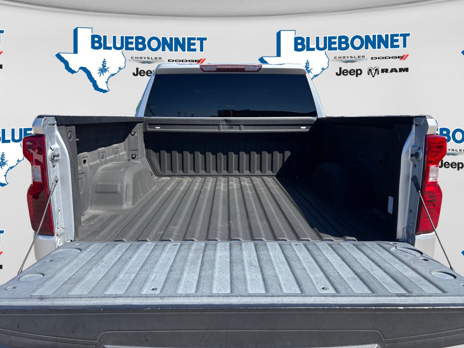 Used 2019 Chevrolet Silverado 1500 LT w/ Texas Edition RWD image 22