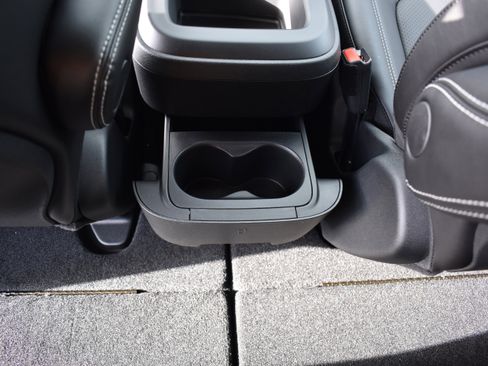 New 2026 Chrysler Pacifica Select FWD image 29