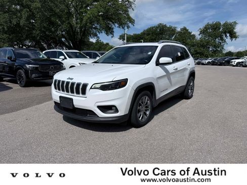 Used 2019 Jeep Cherokee Latitude Plus w/ Cold Weather Group FWD image 1