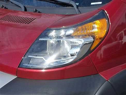 Used 2022 RAM ProMaster 2500 w/ Driver Convenience Group image 9