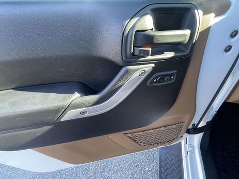 Used 2017 Jeep Wrangler Unlimited Sahara w/ Dual Top Group image 16