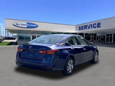 Used 2024 Nissan Altima 2.5 S FWD image 7