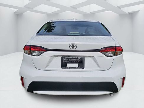 Used 2022 Toyota Corolla LE FWD image 4