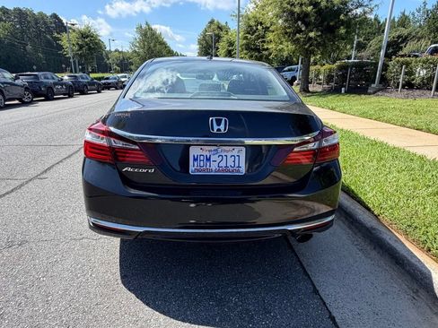 Used 2017 Honda Accord EX-L image 15