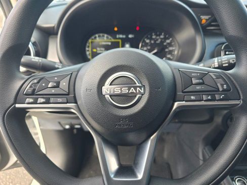 Used 2022 Nissan Kicks SV image 27