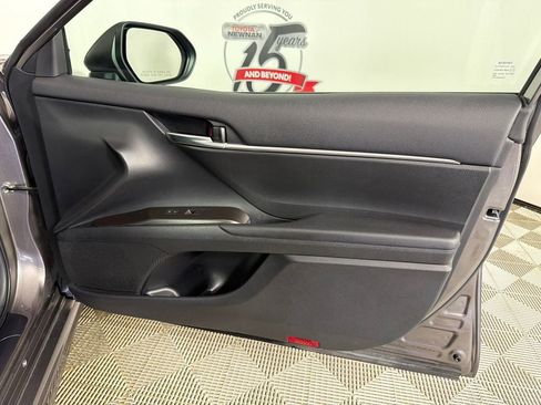 Used 2024 Toyota Camry SE image 14