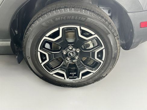 Used 2025 Ford Bronco Sport Outer Banks image 11