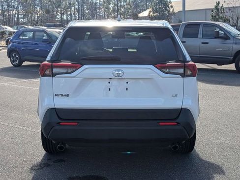Used 2022 Toyota RAV4 LE image 5