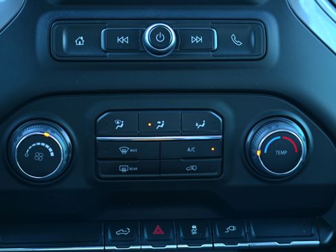 Used 2022 Chevrolet Silverado 2500 Custom w/ Custom Convenience Package image 14