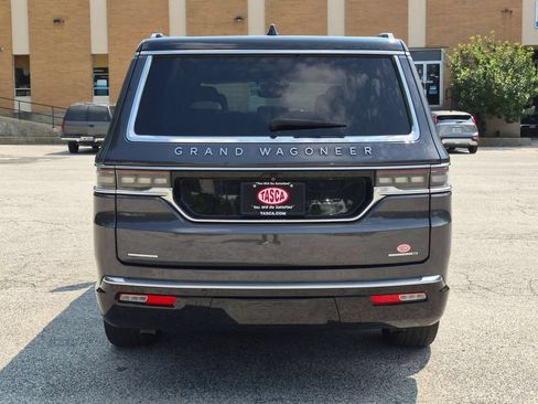 Used 2022 Jeep Grand Wagoneer Series I AWD/4WD image 4