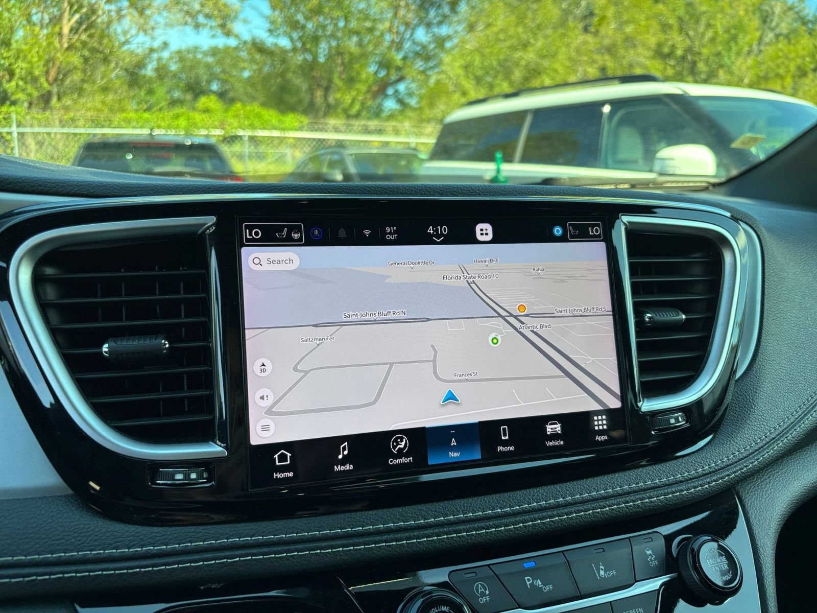 Used 2025 Chrysler Pacifica Limited FWD image 19