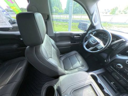Used 2020 GMC Sierra 1500 SLT RWD image 17