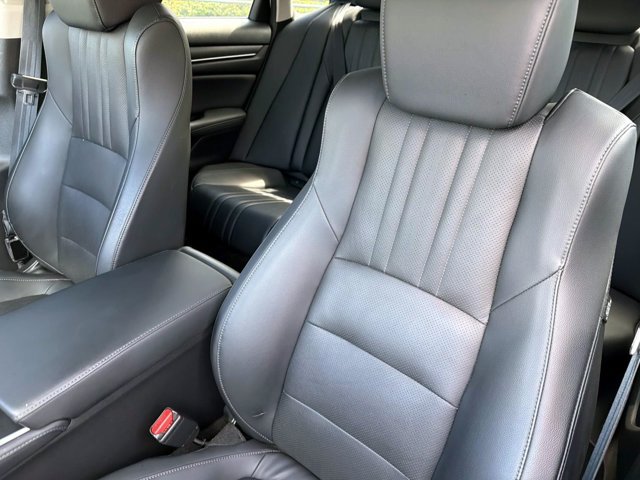 Used 2018 Honda Accord Touring image 18
