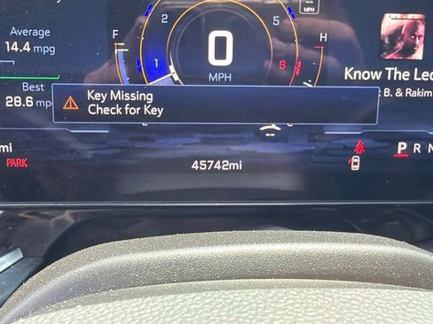 Used 2025 Chevrolet Tahoe Premier RWD image 17