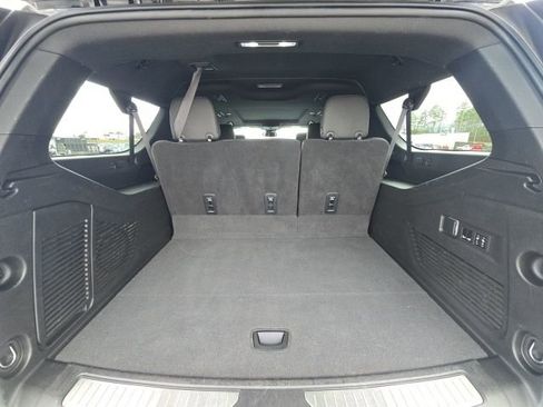 Used 2023 Chevrolet Suburban RST w/ Luxury Package image 14