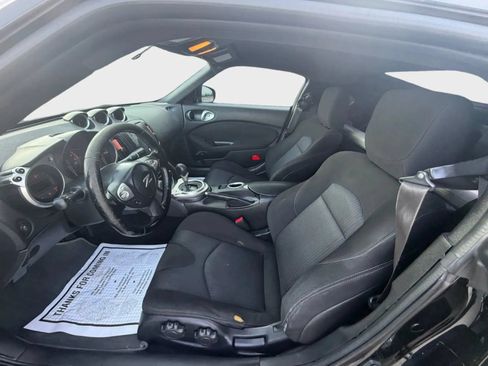 Used 2015 Nissan 370Z Coupe RWD image 18