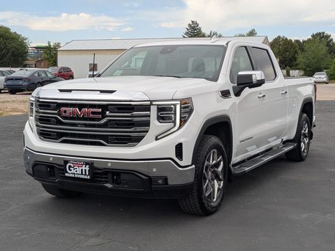 Used 2025 GMC Sierra 1500 SLT w/ SLT Premium Plus Package AWD/4WD image 10