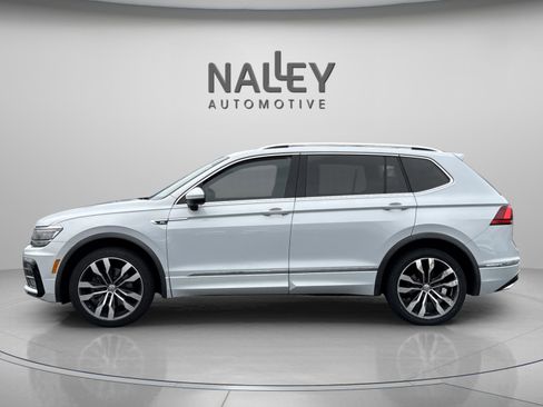 Used 2018 Volkswagen Tiguan SEL Premium w/ R-Line Package image 3