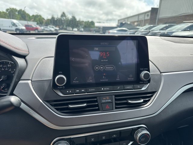 Used 2024 Nissan Altima 2.5 SR FWD image 9