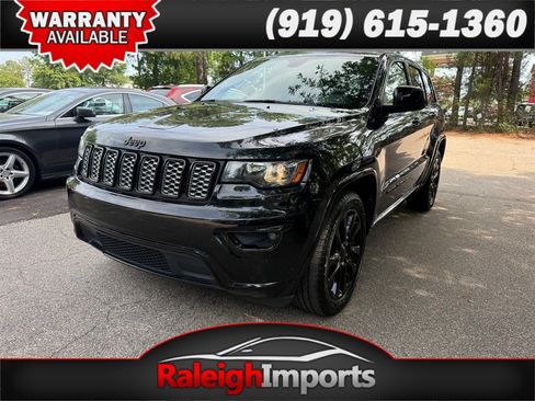 Used 2018 Jeep Grand Cherokee Altitude RWD image 1
