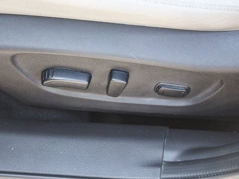 Used 2018 Nissan Rogue Sport SV image 29