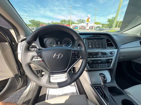 Used 2017 Hyundai Sonata SE image 10