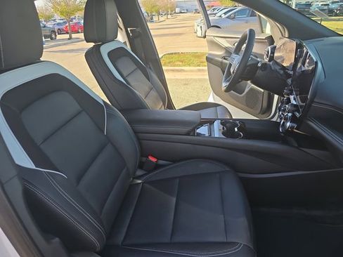 Used 2024 Chevrolet Blazer EV LT image 10