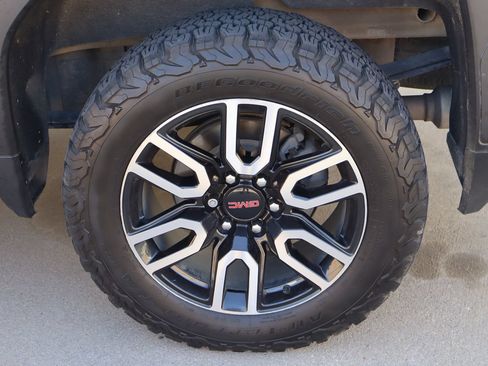 Used 2021 GMC Sierra 1500 AT4 w/ AT4 Value Package AWD/4WD image 31