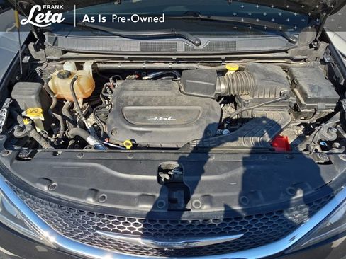 Used 2017 Chrysler Pacifica Touring-L Plus w/ Advanced Safetytec Group image 20