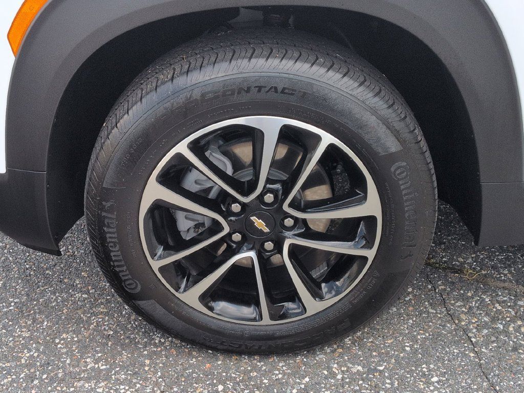 Certified 2024 Chevrolet TrailBlazer LT AWD/4WD image 30