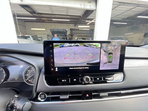 New 2025 Mitsubishi Outlander SE image 17