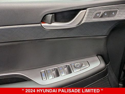 Used 2024 Hyundai Palisade Limited AWD/4WD image 15
