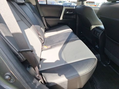 Used 2022 Toyota 4Runner SR5 Premium w/ Moonroof Package RWD image 31