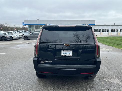 Used 2019 Cadillac Escalade Luxury image 4