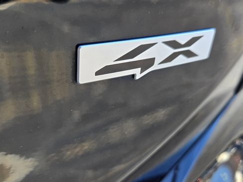 Used 2024 Kia Telluride SX Prestige w/ Towing Package image 10