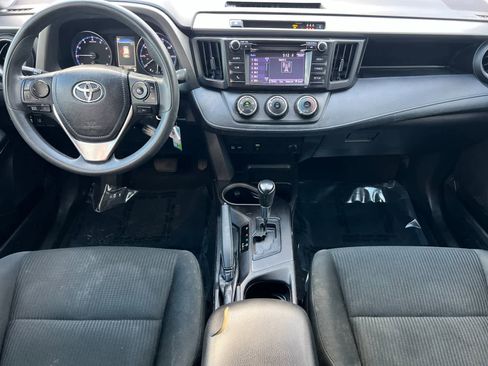 Used 2018 Toyota RAV4 LE image 3