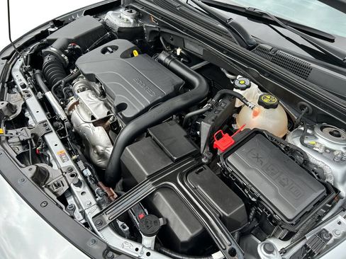 Used 2023 Chevrolet Malibu LT FWD image 31