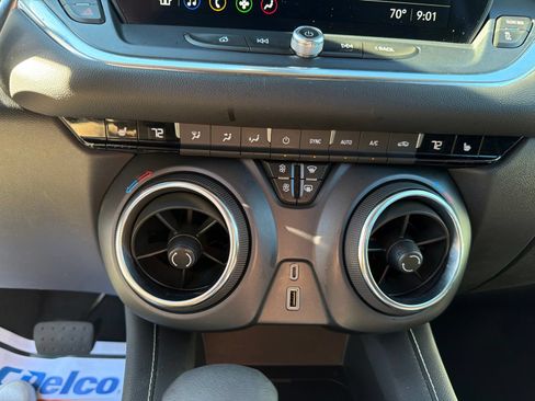 Used 2025 Chevrolet Blazer LT AWD/4WD image 15