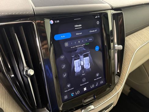 Used 2022 Volvo XC60 B6 Inscription w/ Advanced Package image 25