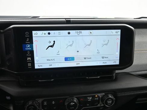 Used 2025 Jeep Wrangler Unlimited Sahara AWD/4WD image 16