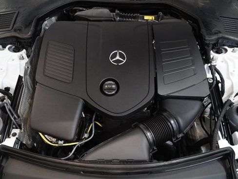 Used 2025 Mercedes-Benz C 300 4MATIC Sedan image 32