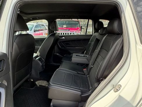 Used 2022 Volkswagen Tiguan SEL R-Line AWD/4WD image 15