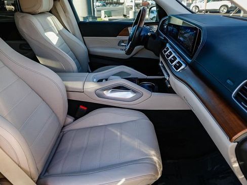 Used 2022 Mercedes-Benz GLS 450 4MATIC image 17