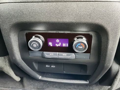 Used 2025 Buick Enclave Preferred image 21