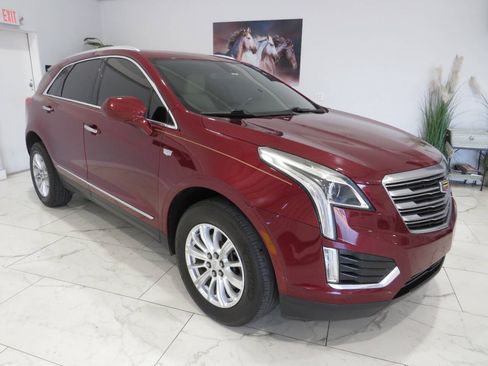 Used 2017 Cadillac XT5 FWD image 1