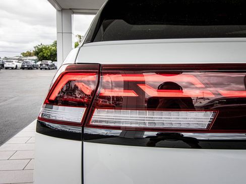 New 2026 Volkswagen Atlas Cross Sport SEL R-Line image 16