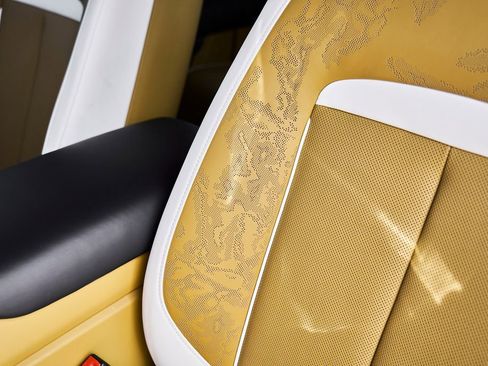 Used 2026 Rolls-Royce Cullinan Black Badge image 57