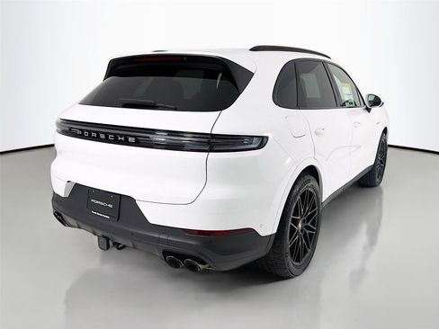 New 2025 Porsche Cayenne E-Hybrid image 22