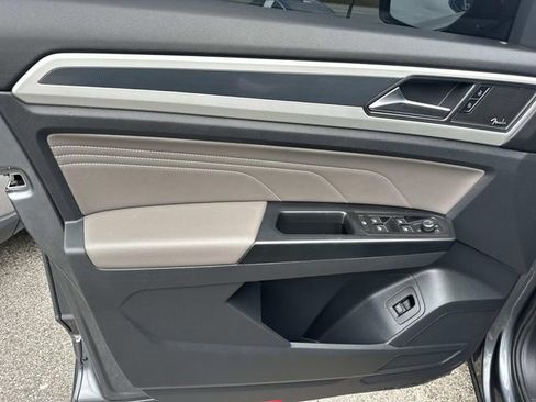 Used 2021 Volkswagen Atlas SEL Premium image 17